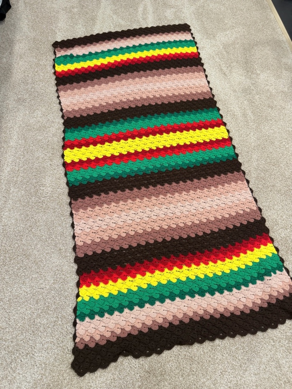 Vintage Crochet Granny Zig Zag Afghan Throw Blanket handmade Chevron Roseanne